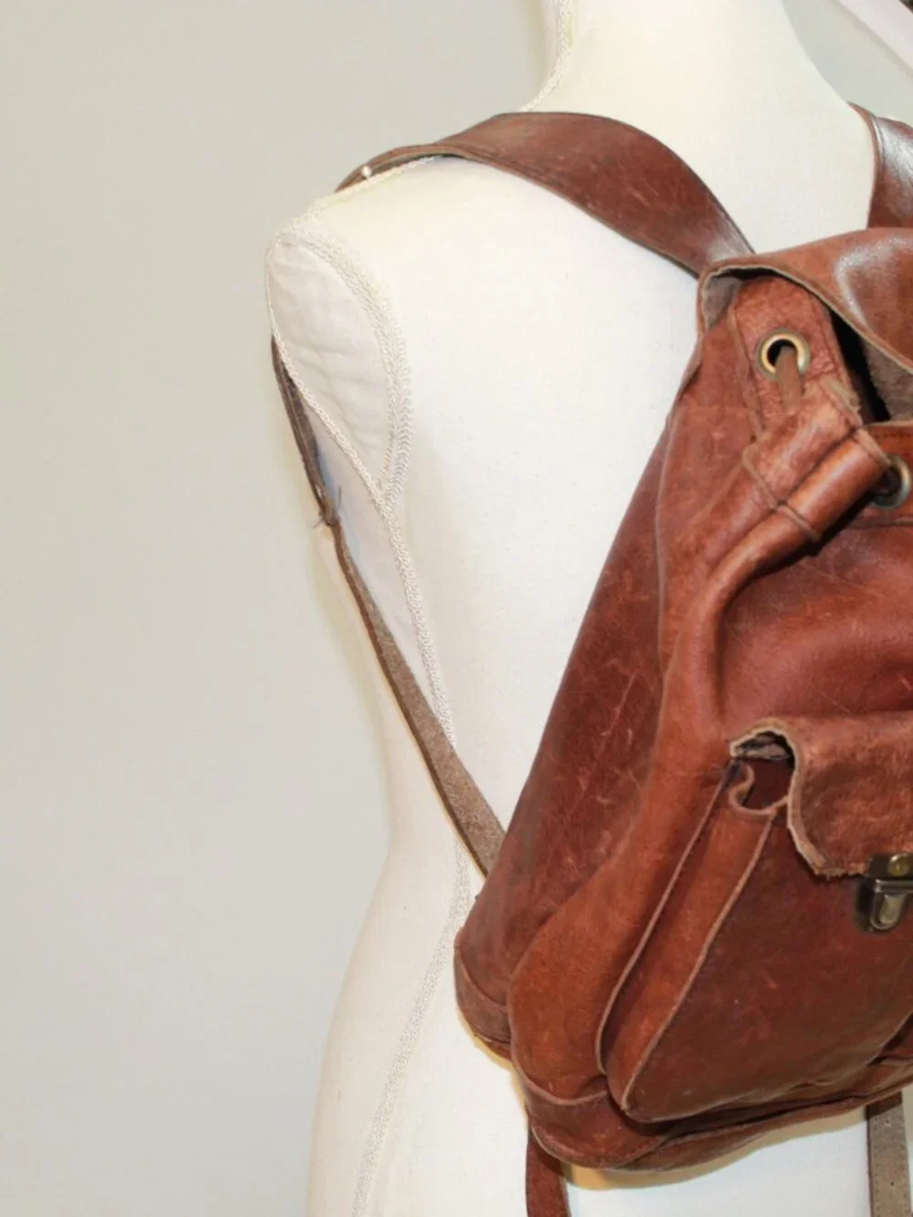 Vintage Brown Smooth Leather Drawstring Flap Close Unlined Rucksack Backpack